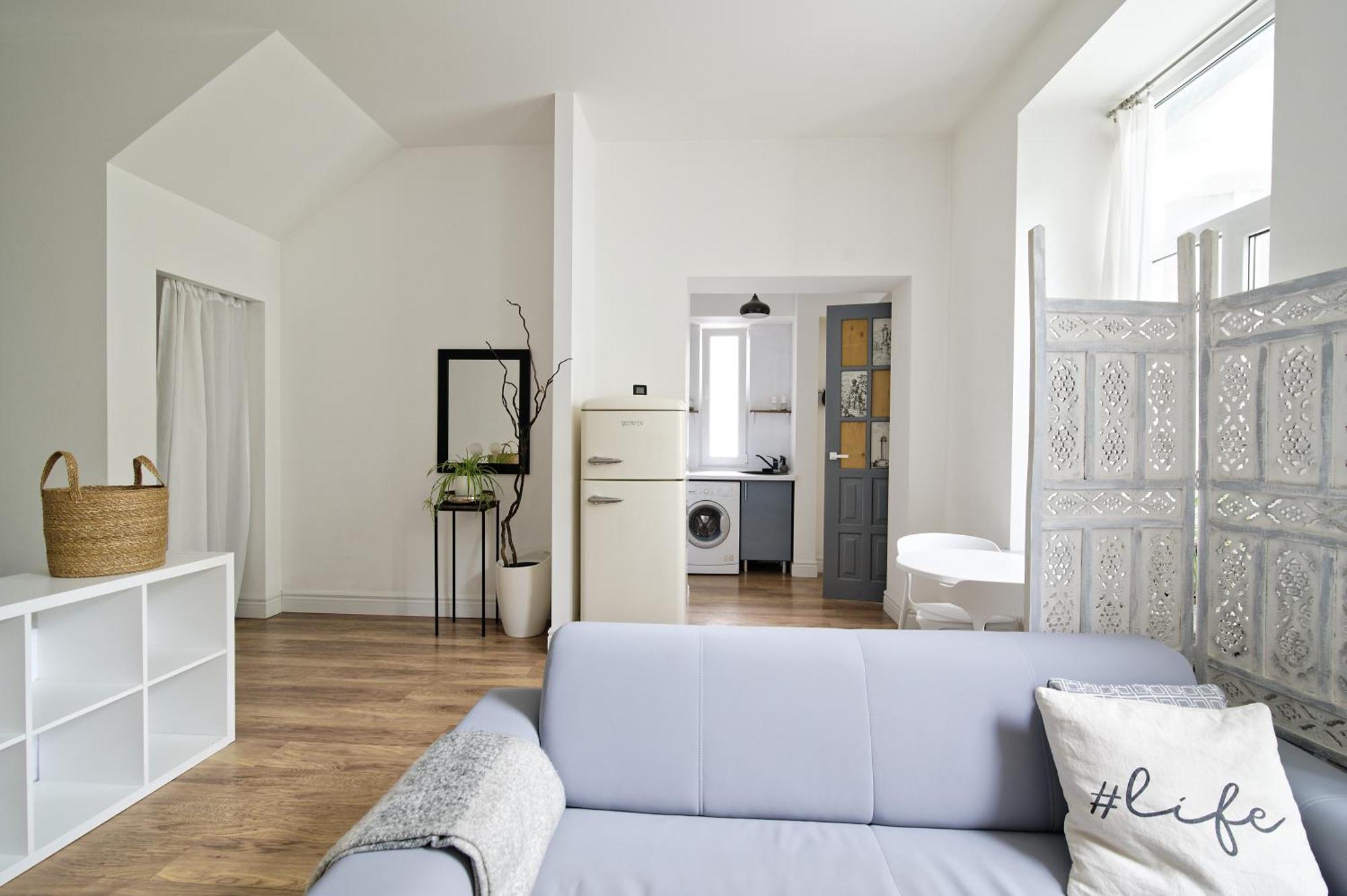 White Door Apartments Heart Of Odessa 1 Exteriör bild