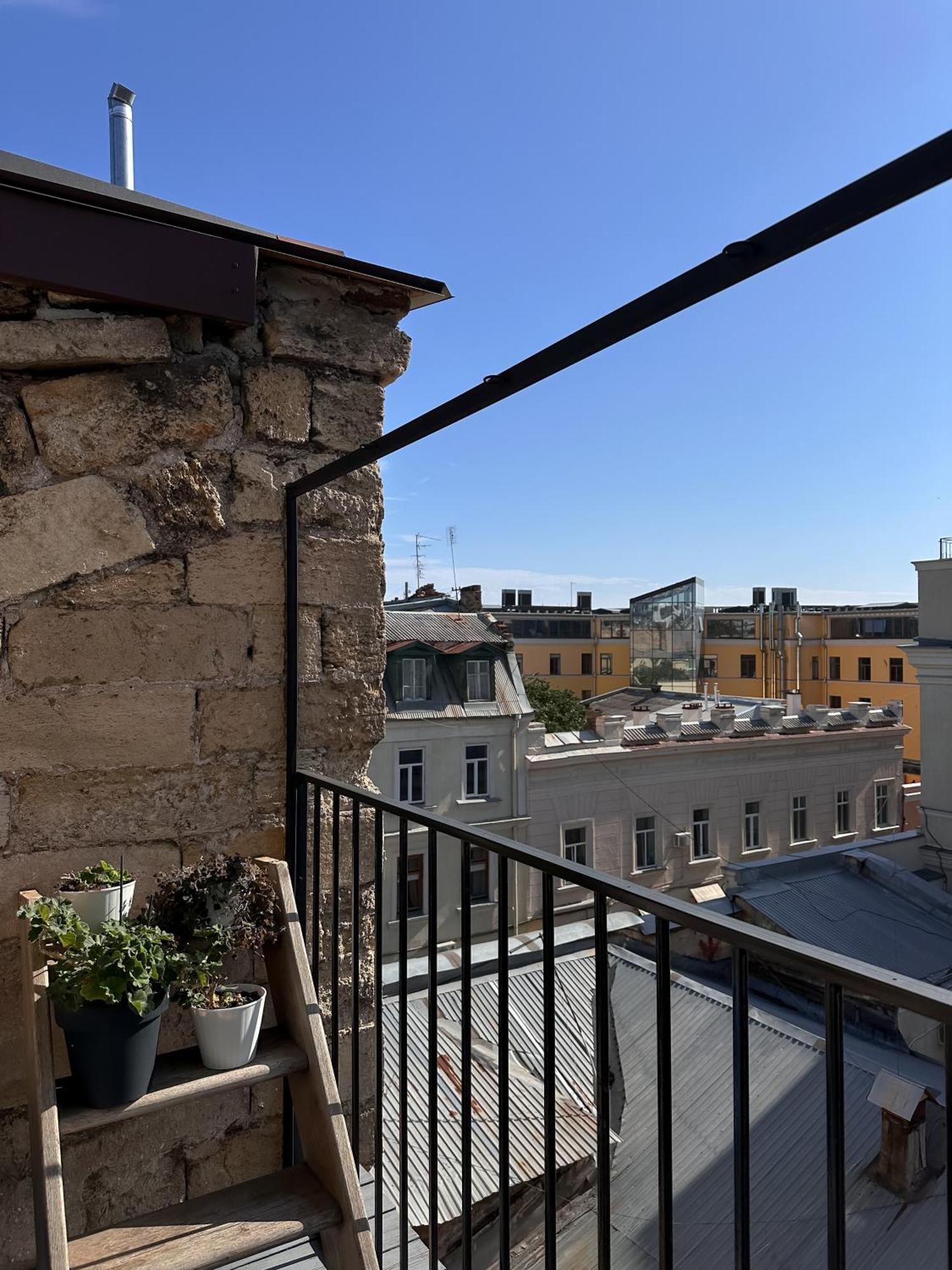 White Door Apartments Heart Of Odessa 1 Exteriör bild