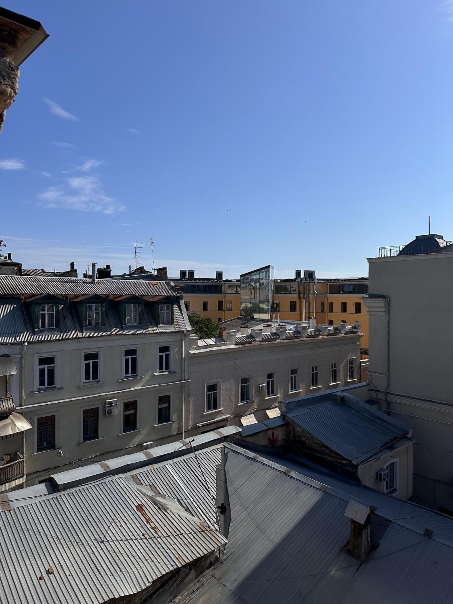 White Door Apartments Heart Of Odessa 1 Exteriör bild